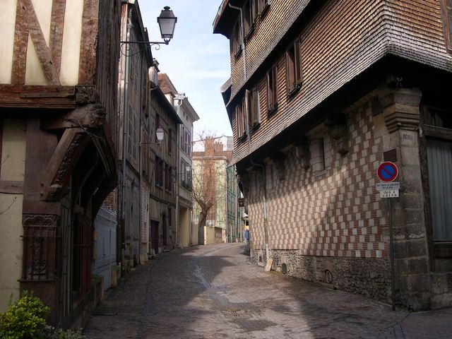  jolie rue pavée